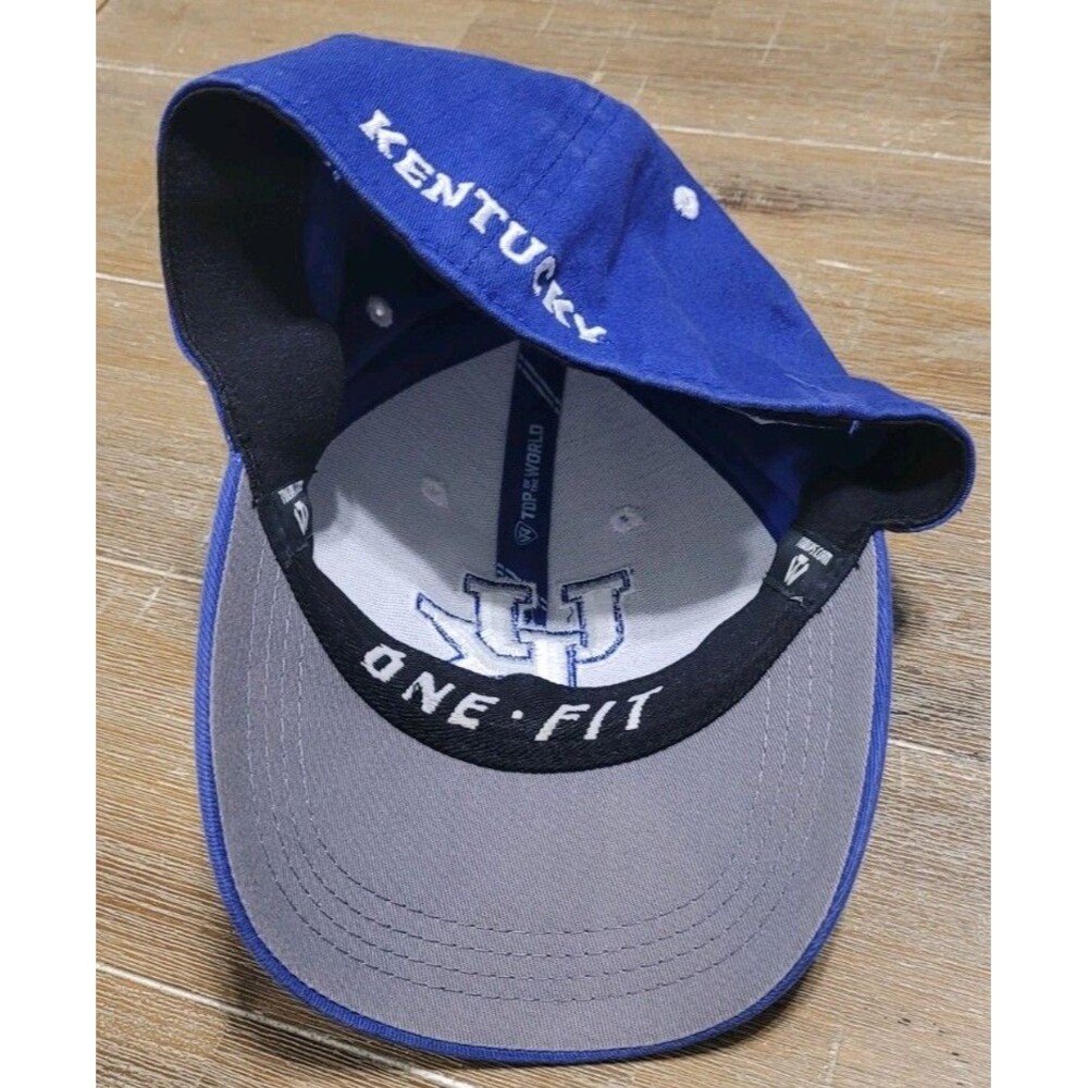 Kentucky Wildcats Youth Hat Top Of The World  Cap Flex Fit Size 6 1/2 To 6 7/8 - Picture 3 of 4